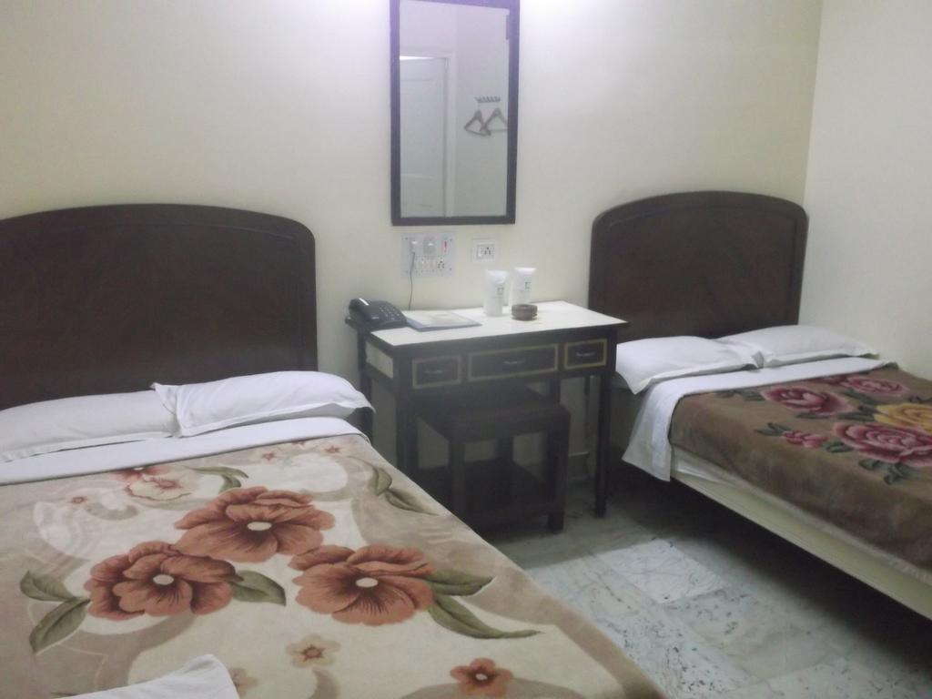 Hotel Mahamaya Bodh Gaya Rom bilde